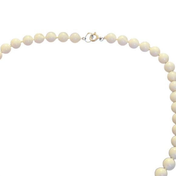 Timeless Faux Pearl Necklace - Picture 7 of 7